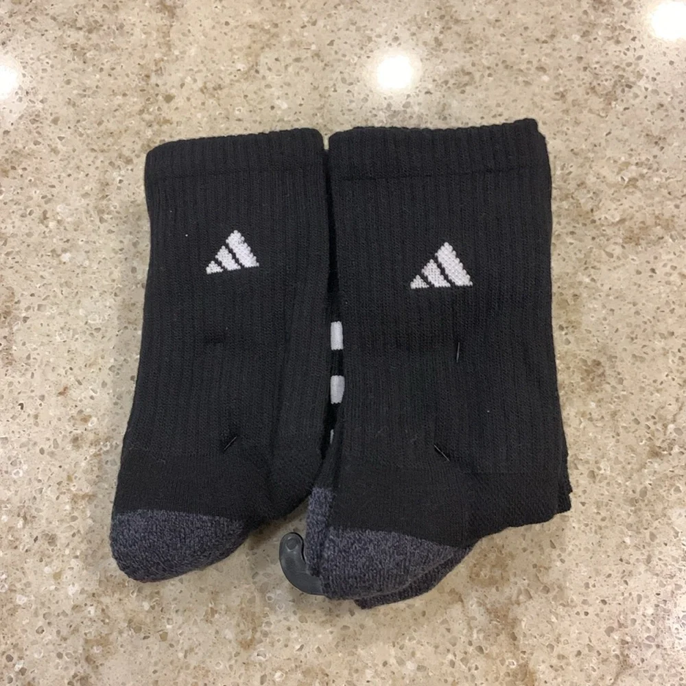 NWOT Youth Black/White Crew Socks - Pack of 5 - Size Medium